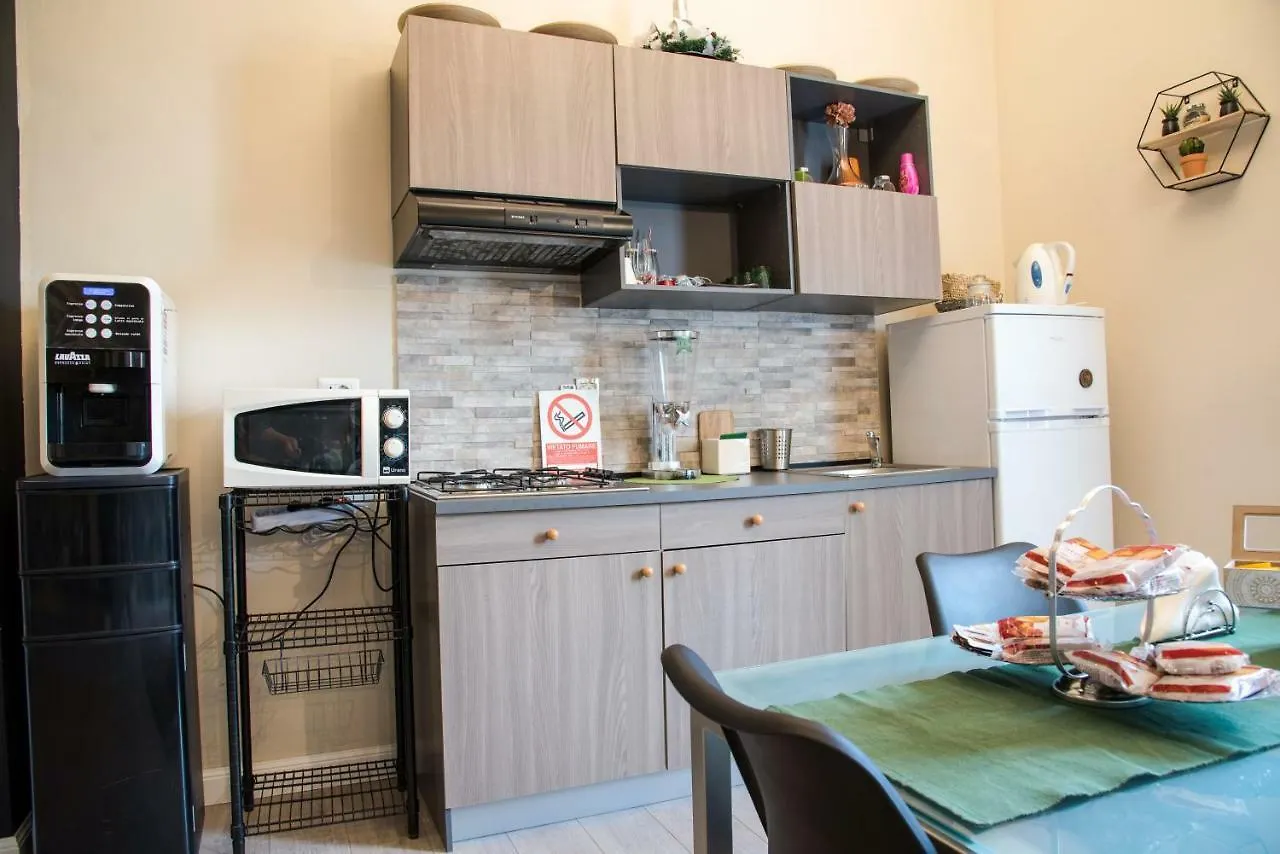 B&B Lumiere Roma 2*, ローマ イタリア